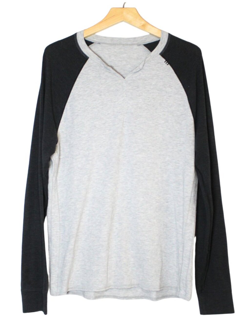 Lululemon mens raglan shirt size M heather gray dark gray baseball tee Bohdi